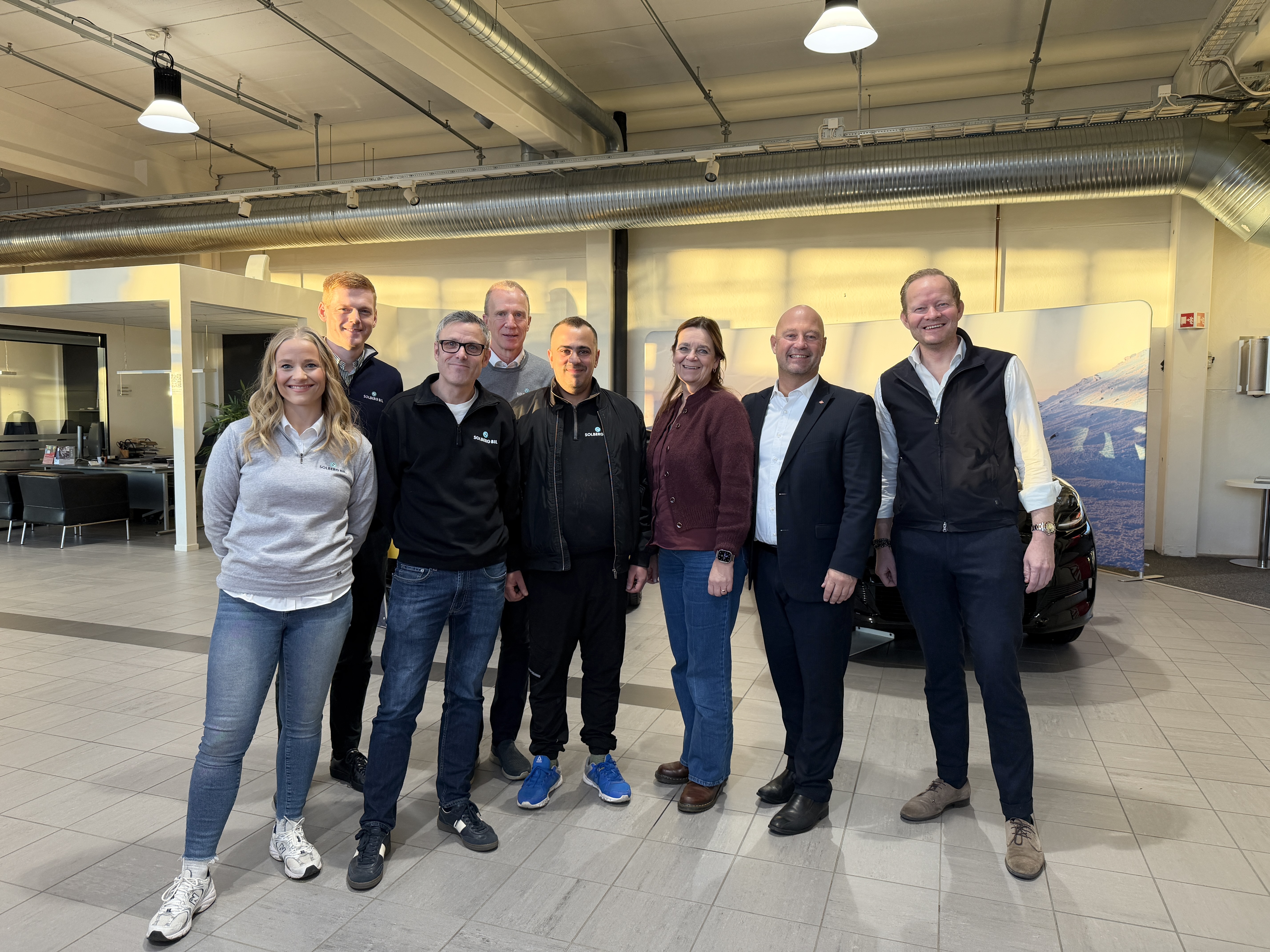 Ansatte fra Solberg bil og Nav
