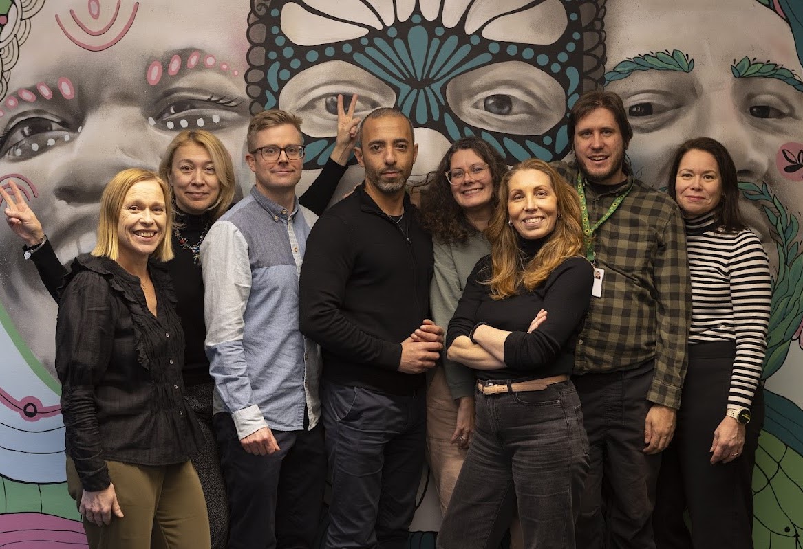 Nav Oslo og Oslo kommune samarbeider om inkluderende rekruttering. Fra venstre: Siri Koch-Larsen, Asaki Mehic, Simen From, Rami Samandar, Charlotte Egeland, Signy-Marie Lian, Olav Helland, Gry Davidsen.