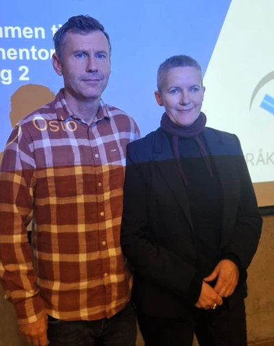 Mark Gaughan i Oslo Voksenopplæring Servicesenter og Eli Anne Tuntland, prosjektleder for språkmentorordningen i Nav tiltak Oslo.